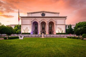 elevii de nota 10 la bacalaureat 2025 primesc acces gratuit la spectacolele operei nationale bucuresti 68559db185335