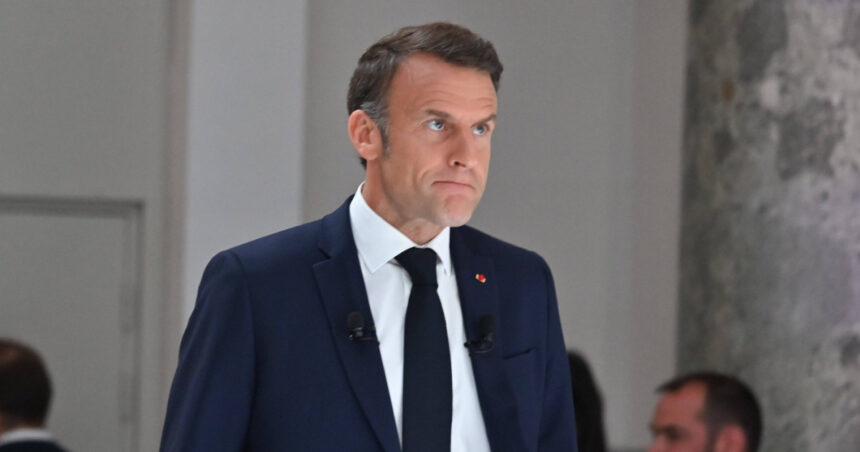 emmanuel macron face o vizita oficiala in groenlanda precizarile presedintiei franceze 68442dff14c7e