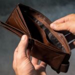 exclusiv ultima ora lista taierilor se discuta reduceri de personal in primarii de sporuri de drepturi de delegare fara al 13 lea salariu la companii si agentii de stat prime plafonate la 683dbf8b361b3