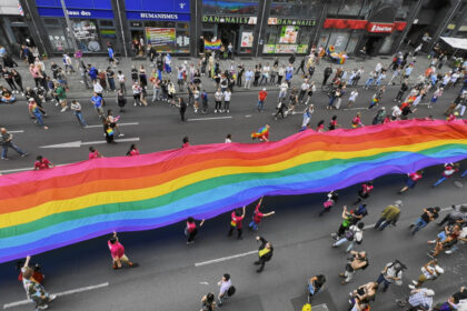 extrema dreapta foloseste drepturile lgbtq ca arma in europa pentru a semana disensiune spun activistii 683c4fc07626d