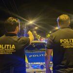 fiul fostei primarite din ion corvin prins la volan cu permisul de conducere anulat a fost incatusat in trecut a intrat cu masina pe trotuar si a bagat in spital o tanara 6846b3a683de4