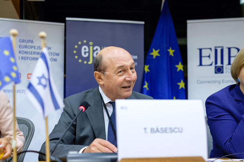 fostul presedinte traian basescu operat de urgenta la paris 684d9e58cef86
