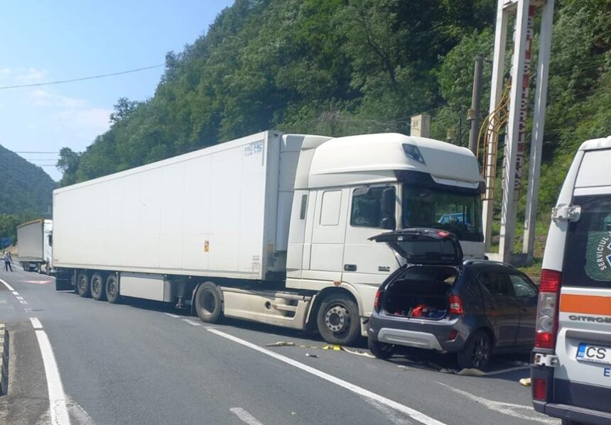 foto accident grav pe un drum national traficul este blocat iata ce s a intamplat 6846abb30ca7f
