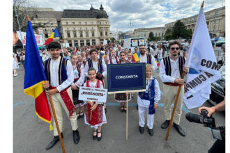 foto ansamblul folcloric romancuta din cumpana a reprezentat dobrogea la festivalul international muzici si traditii in bucuresti 6857b0920a53c