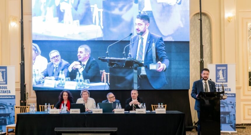foto baroul constanta a organizat o conferinta internationala dedicata zilei avocatului roman vezi aici cine a primit premiul avocat ion theodorescu valahu 68570427ed145