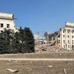 foto creaturi complet bolnave reactia lui zelenski dupa ce rusia a doborat cu bombe cladirea administratiei din herson 6841da85af4bc