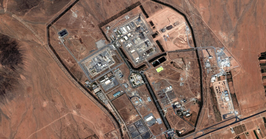 foto imagini din satelit confirma distrugeri majore in iran la reactorul cu apa grea de la arak 6854e986d76b3