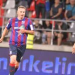 foto si video cristi ciocoiu fostul mare atacant al stelei jubileaza dupa ce fc bacau a promovat in liga 2 nu vom intra in licitatii cu alte cluburi 68415b5e90499