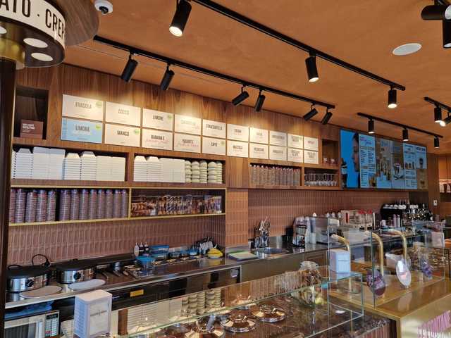 foto sphera franchise group inaugureaza prima unitate cioccolatitaliani in riccione italia 6855295d5d4e9