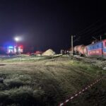 foto vagoane ale unui tren plin cu benzina au deraiat 68442db482fc6