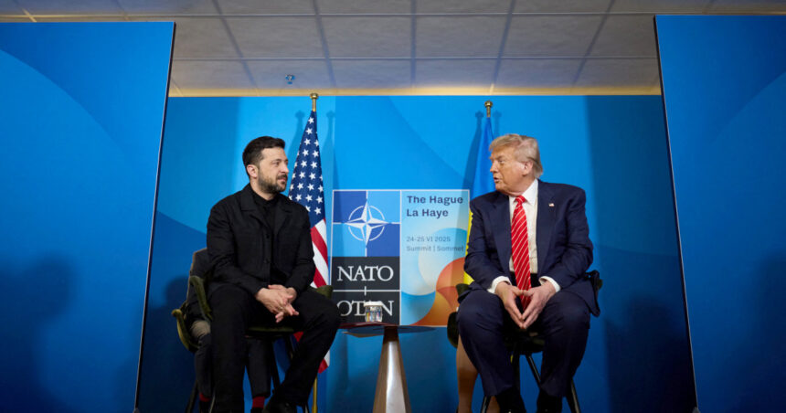 galerie foto diplomatia vizuala a lui volodimir zelenski presedintele ucrainean a ales sa si schimbe stilul vestimentar la summitul nato 685c514781c63