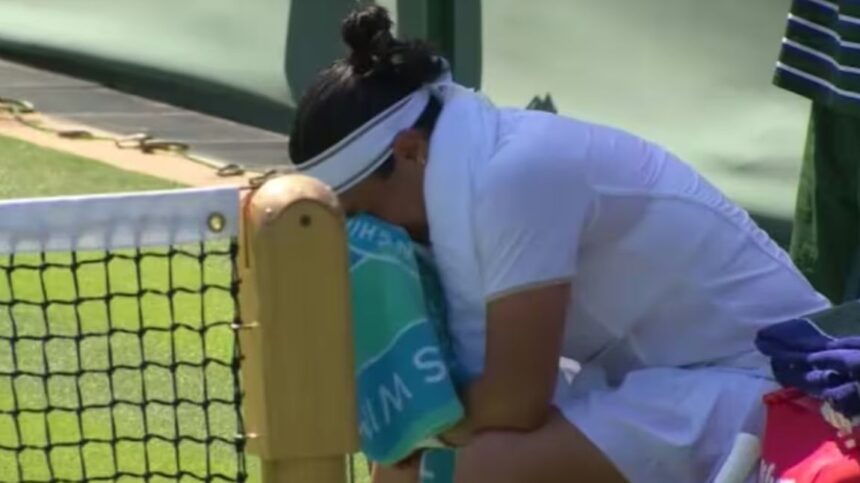 galerie foto dubla finalista la wimbledon in lacrimi si distrusa dupa doar 26 de minute in editia 2025 prin ce a trecut 686280cc01a85