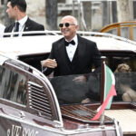 galerie foto jeff bezos s a casatorit cu lauren sanchez imagini spectaculoase de la nunta anului e o abatere de la ceea ce se asteapta oamenii 685f851fb9048