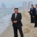 galerie foto kim jong un a renuntat la rachete si s a relaxat la plaja liderul nord coreean a inaugurat o statiune de lux pe litoral 685cee9b3f2d6