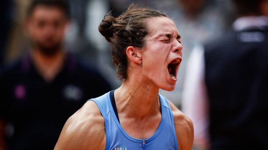 galerie foto pute a transpiratie frantuzoaica umilita pe teren e acum cenusareasa de la french open 684012f472616