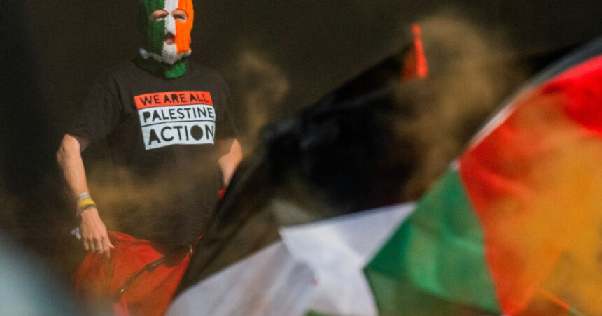 galerie foto scandal la festivalul glastonbury doua trupe au transmis mesaje anti israel pe scena organizatorii s au declarat ingroziti 686169db81e1e