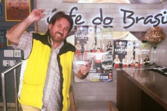 gica slabu a fost atacat in propria curte de un individ necunoscut ce spun politistii 685a772ad1f64