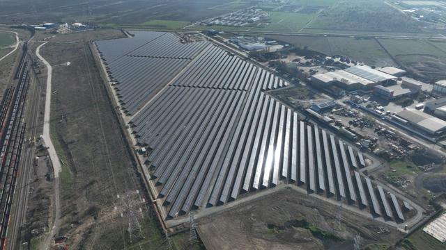 grafice productia de energie solara a acoperit luni la orele pranzului peste 50 din consumul intern 68502966ea54a