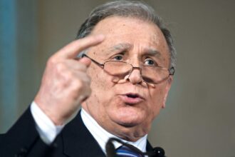 iata in stare se afla ion iliescu fost presedinte al romaniei afectiunea pulmonara este de natura oncologica 684ff08427197