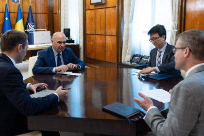 ilie bolojan l a primit la palatul victoria pe insarcinatul cu afaceri al ambasadei sua o intalnire productiva 685be93fb1e3e