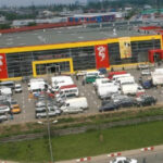 imbracaminte si parfumuri in valoare de peste 87 milioane de lei confiscate dupa perchezitiile de la dragonul rosu 683eb3b424400