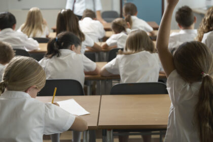 in anul scolar 2025 2026 vor fi eliminate mai multe categorii de burse scolare ministrul educatiei nu ne mai permitem financiar 685e3864e7632