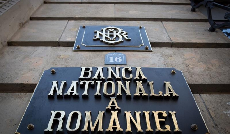 in luna mai rezervele in valuta ale bnr au scazut cu aproape 7 miliarde de euro fata de luna precedenta 683d82a6a3722