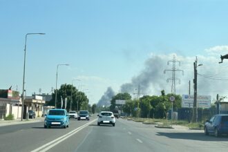incendiu auto in constanta pe strada varful cu dor nor gros de fum deasupra cartierului 68595a17c8ad1
