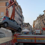 incident ciudat la roma un batran de 80 de ani a ramas blocat cu masina pe celebrele trepte spaniole 6851c4775d945