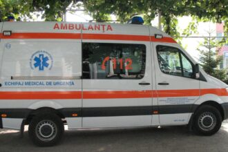 incident in parcul din eforie nord dupa ce un tobogan in care se aflau cinci copii s a dezumflat un baiat de noua ani a ajuns la spital 683c38b92da36