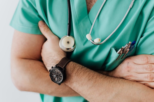 investigatie medicii britanici au folosit un software ai neomologat pentru a transcrie discutiile din timpul consultatiilor pacientilor 685a992860fbf