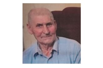 l ati vazut sunati la 112 daca vedeti acest barbat este cautat de politie 685fab14e9641