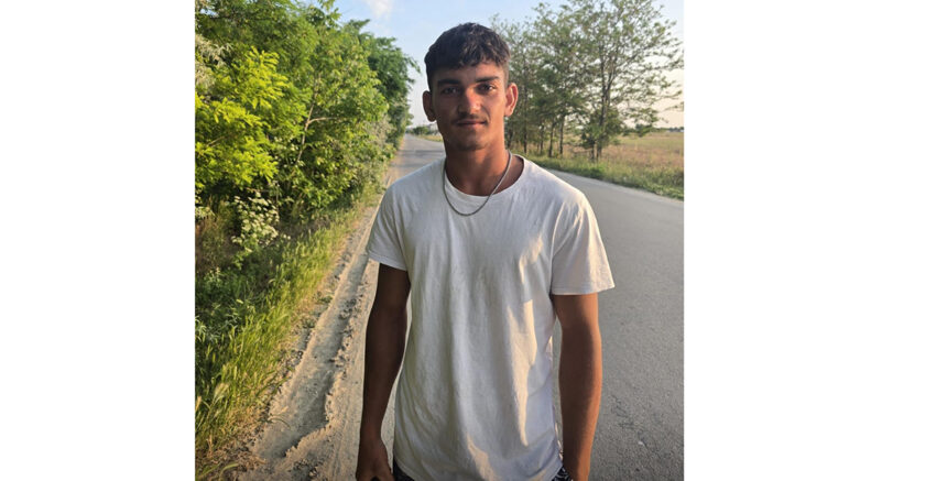 la 17 ani ianis marian buruian din mangalia este eroul care a salvat viata unei turiste la costinesti baiatul s a aruncat fara ezitare in valurile furioase 684868d7860e7