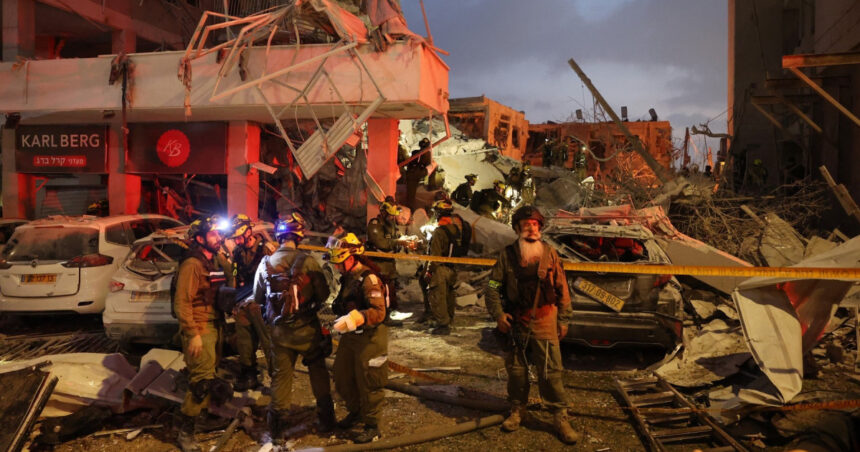 live text alarmele au sunat azi noapte in israel 7 morti in atacurile lansate de iran israelul a lovit ministerul apararii de la teheran 684e6331b4976