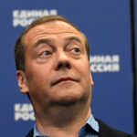medvedev intervine in razboiul dintre trump si musk si se ofera sa medieze conflicul mesajul sarcastic al fostului presedinte rus 6842dd2a2bc27