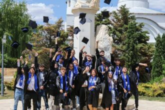 mesajul emotionant al directorului liceului ion podaru din ovidiu cristina scupra influenta unui dascal nu se termina niciodata 6857fc2d4e12c