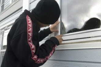 mic dar cooptat un copil de 5 ani a fost dus la doua spargeri de locuinta in constanta 6840c4bbc4ee6