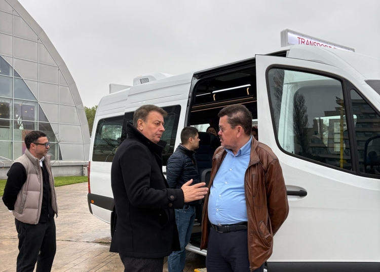 microbuzele electrice pentru transportul elevilor din judetul constanta in asteptarea formalitatilor de predare 685204533f926