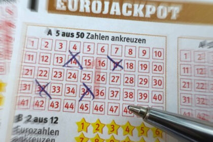 mii de oameni au crezut ca au devenit milionari jucand la loterie scandal de amploare in norvegia din cauza unei erori 6861871e8afa7