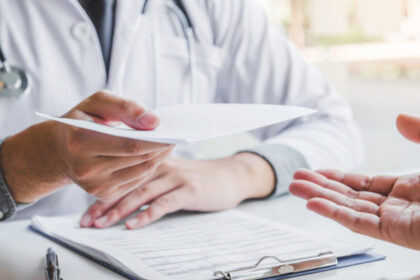 ministrul sanatatii vrea schimbarea indicatorilor prin care se ofera concediul medical 685fb85e734fc