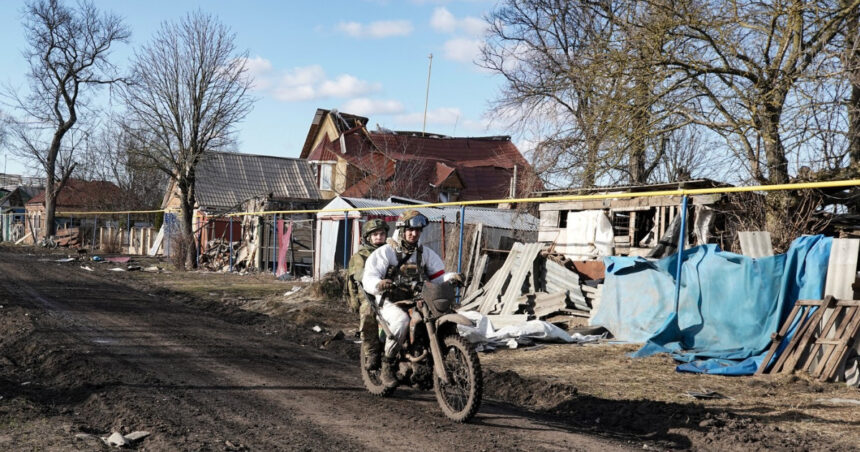 motociclistii sinucigasi ai lui putin intra in viteza in tara nimanui pentru a provoca haos tactica tot mai populara pe front 6860247b82480