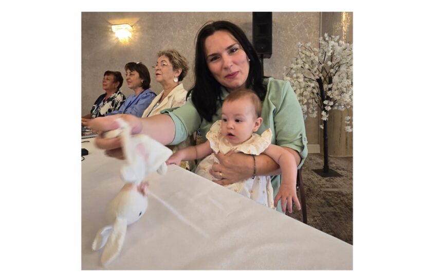 nadia in varsta de doar 4 luni este cea mai mica primarita de la conferinta internationala organizata de liga femeilor primari 685e60c4c8724