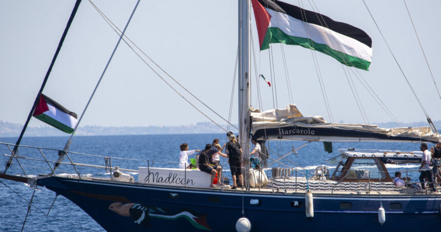 nava madleen cu 12 activisti pro palestinieni la bord inclusiv greta thunberg a ajuns in portul israelian asdod sub paza militara 6847494aa7ba4
