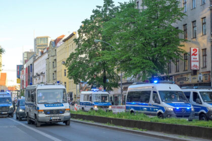 o femeie care a atacat doi oameni cu un cutit in munchen a fost impuscata de politisti 684541eb7b787