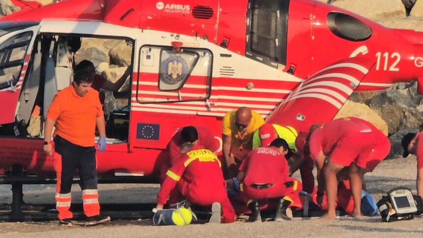 o femeie de 21 de ani a fost salvata din mare la costinesti 68486d8d983d2