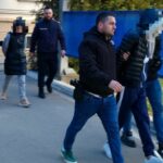 o femeie si iubitul acesteia acuzati ca au santajat mai multi barbati pe care i au filmat in ipostaze intime fara acordul lor ajung la inchisoare 685dced8e640f
