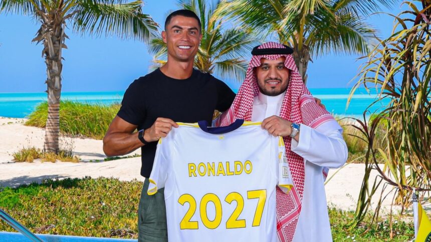 oficial cristiano ronaldo a semnat va juca pana la 42 de ani si va avea un salariu fabulos 685d53e3d33f0