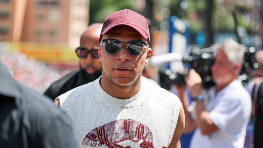 oficial kylian mbappe a ajuns la spital in statele unite ale americii real madrid a anuntat cu ce problema medicala se confrunta fotbalistul 685415c475992