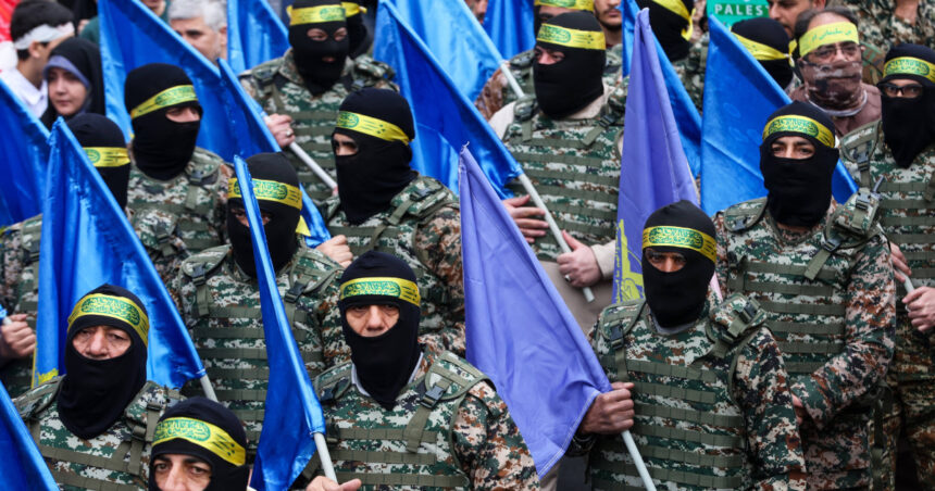 organizatiile paramilitare din iran au iesit la vanatoare de agenti mossad ce este basij gruparea care trezeste temeri populatiei 6859bfec44a4b