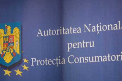 panica intr un mall din sibiu dupa ce o bucata din tavan s a prabusit chiar in fata clientilor reactia autoritatilor 6847499a54acf
